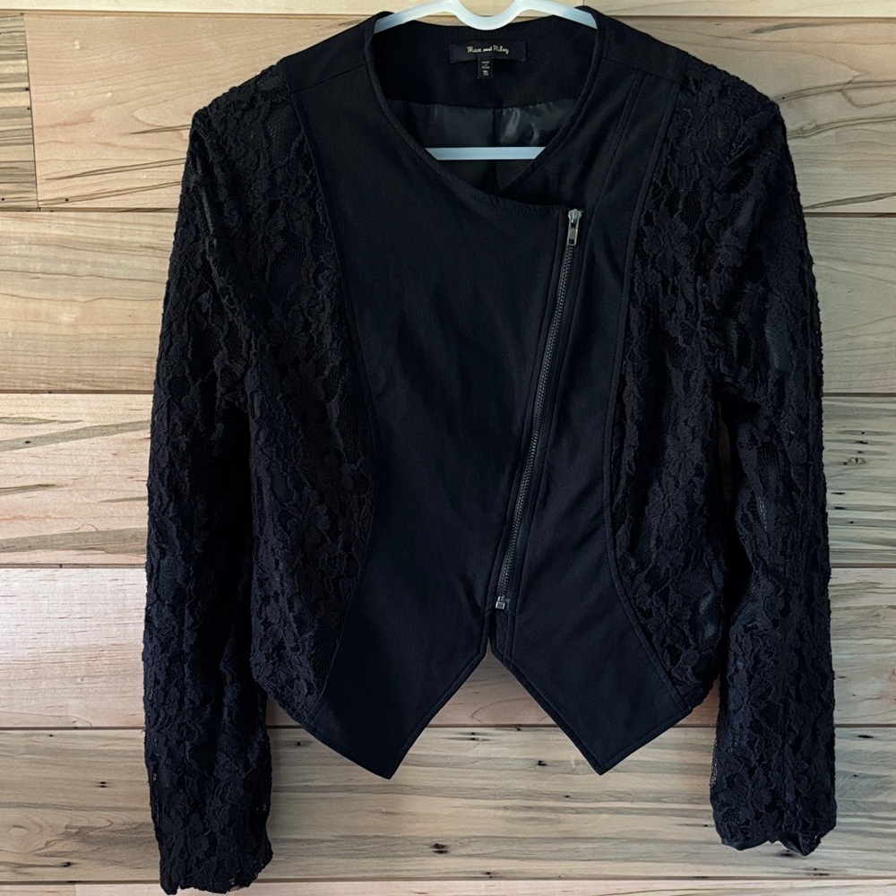 Elegant Black Lace Bomber/ Bolero Style Jacket